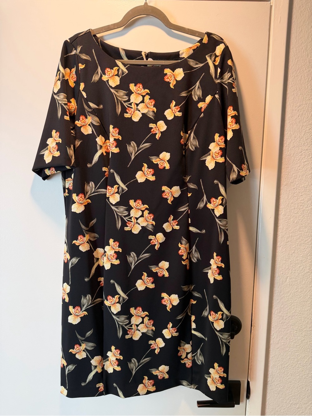 White House Black Market Black Floral Iris Print Shift Dress Sz 18